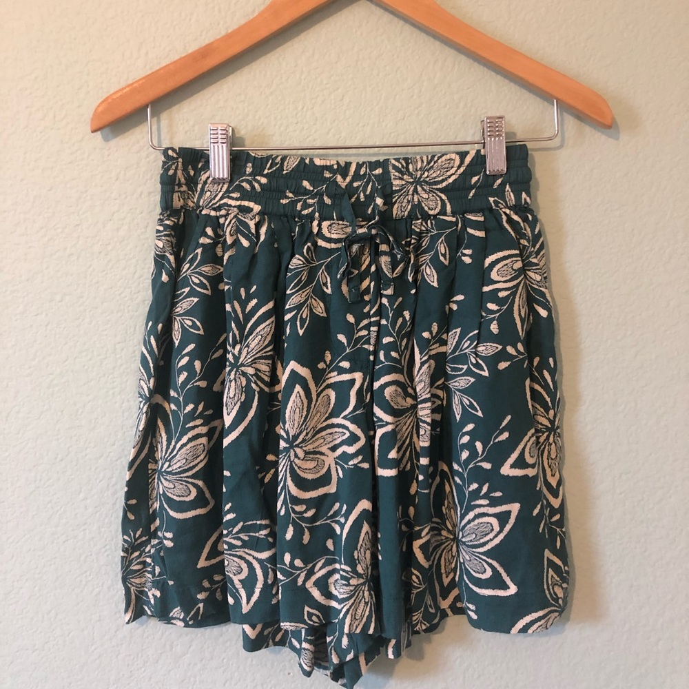 Teal patterned flowy shorts